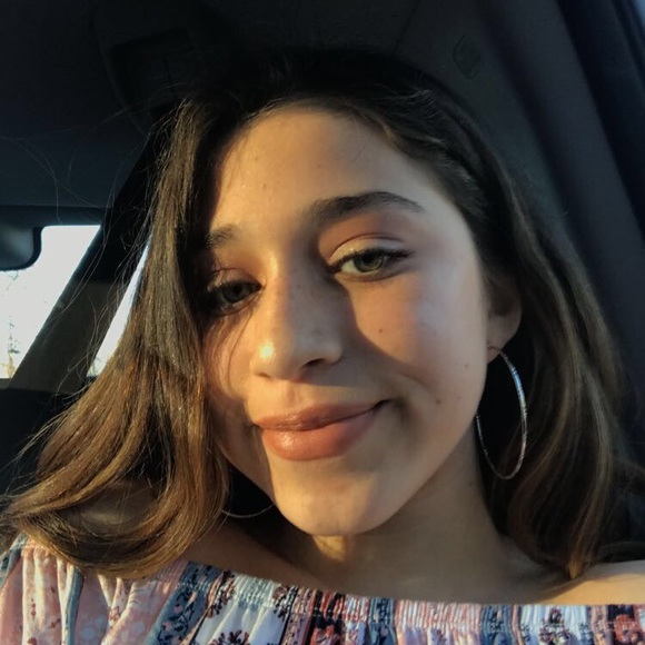 Meet your Posher, Catalina - Picture 1 of 1